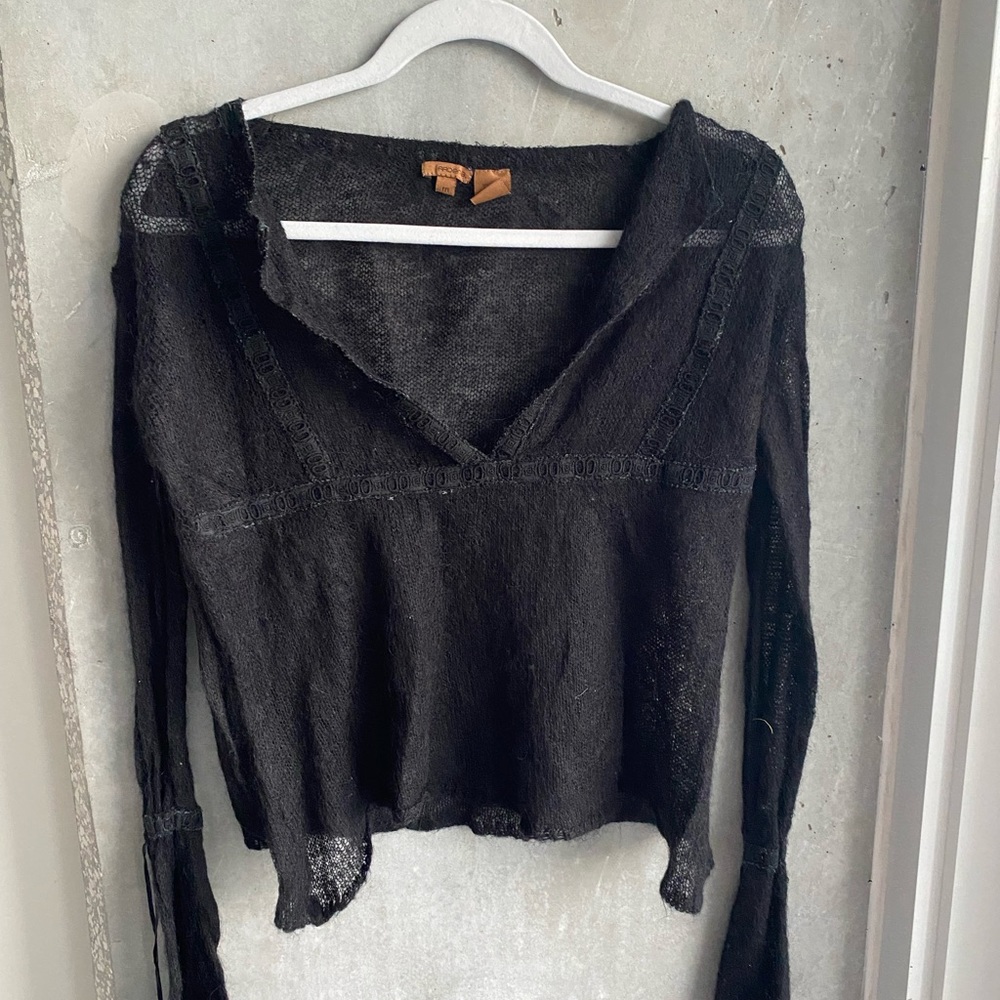 Arden B Elena Gilbert type top